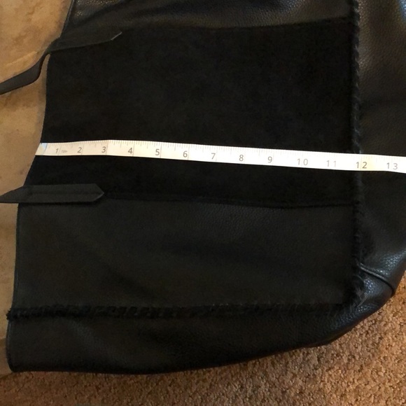 Avon, black, leather and suede tote bag. - Picture 8 of 10